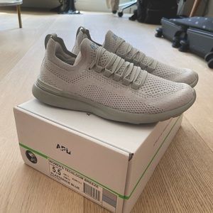 NWT APL TechLoom Breeze